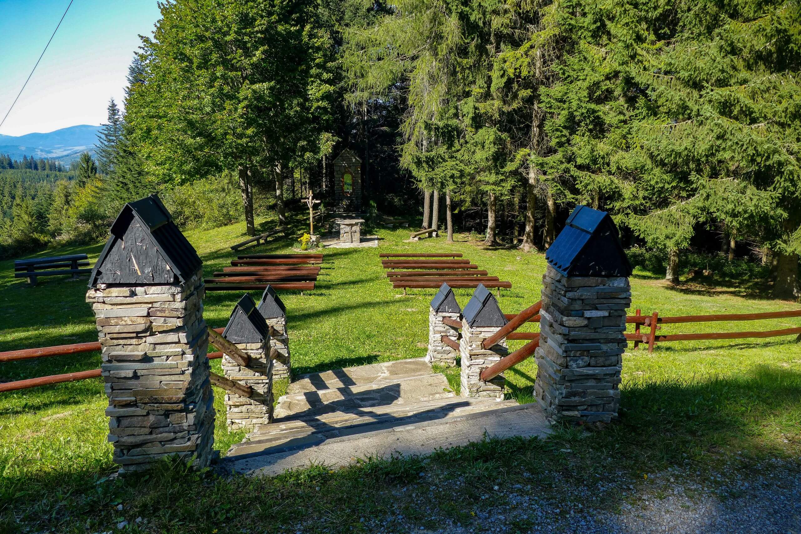 Droga Krzyżowa na Magurce- ołtarz