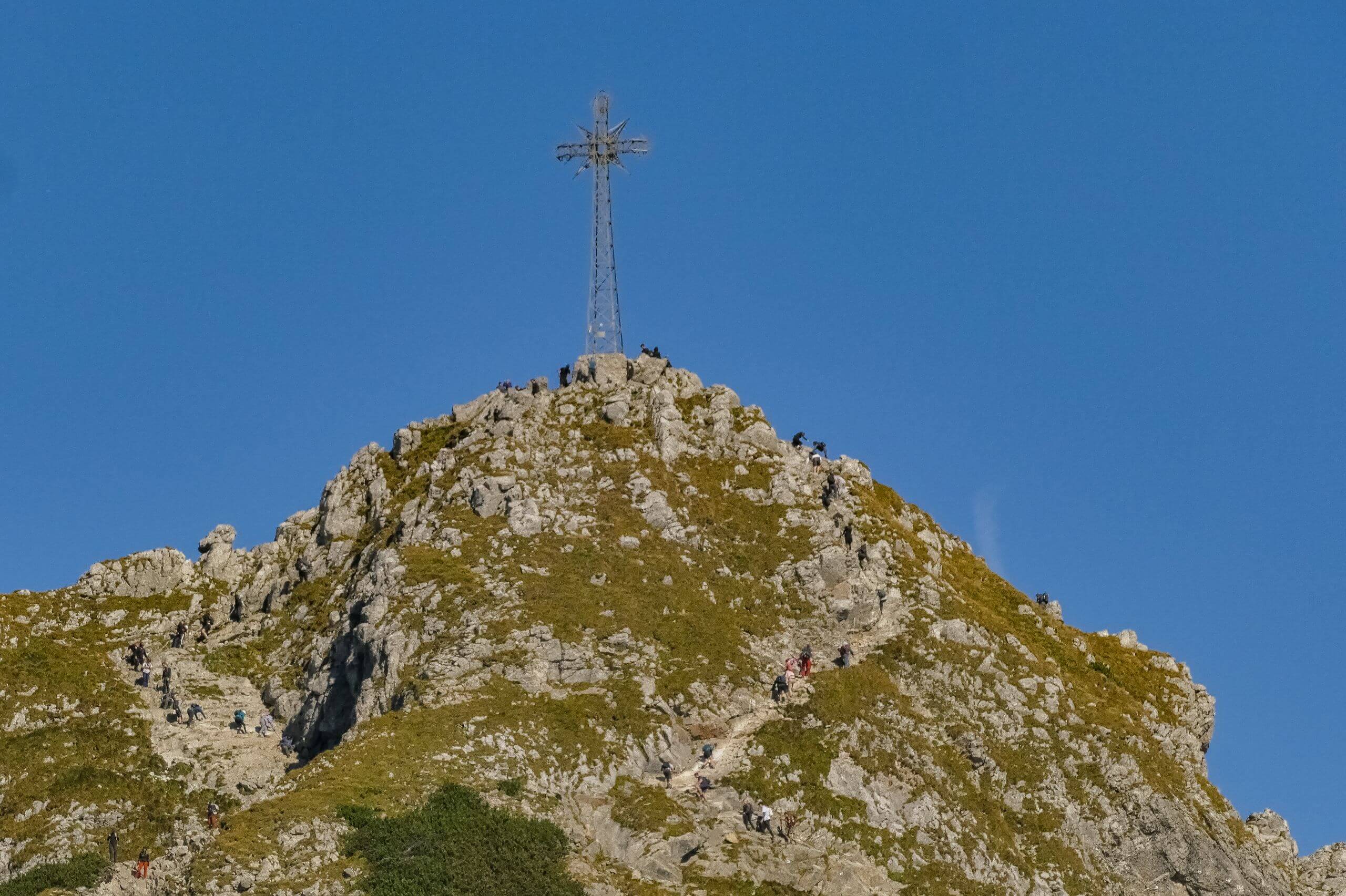 Giewont ze szlaku z Doliny Małej Łąki
