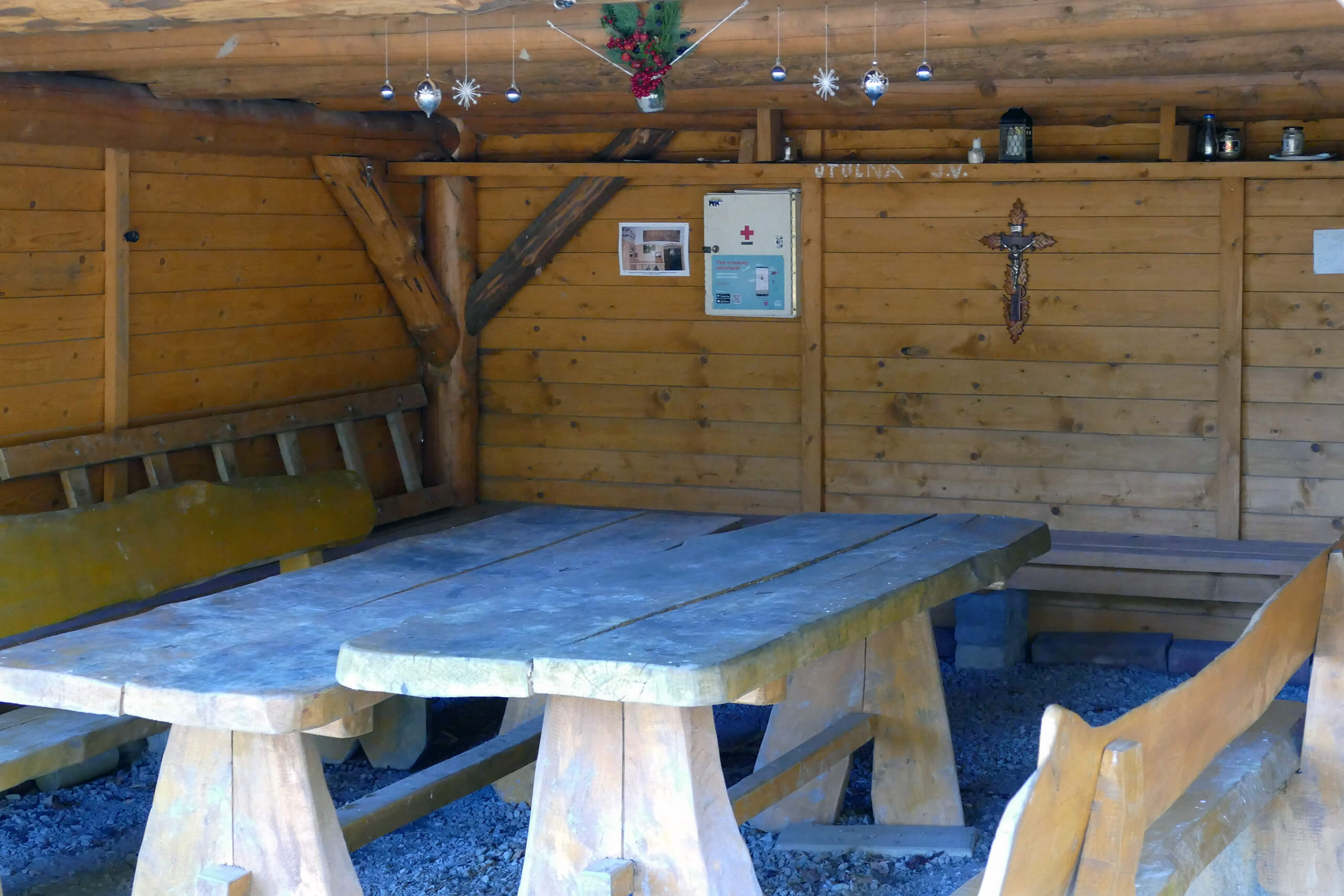 Szałas na szczycie Jaworowego Wierchu